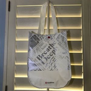 lululemon tote